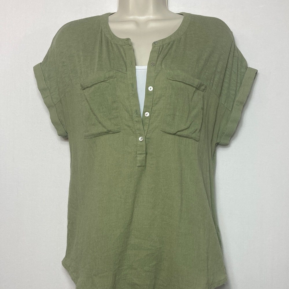 🍀Lucky Brand Olive Green Short-Sleeve Top (📦4.99 shipping)